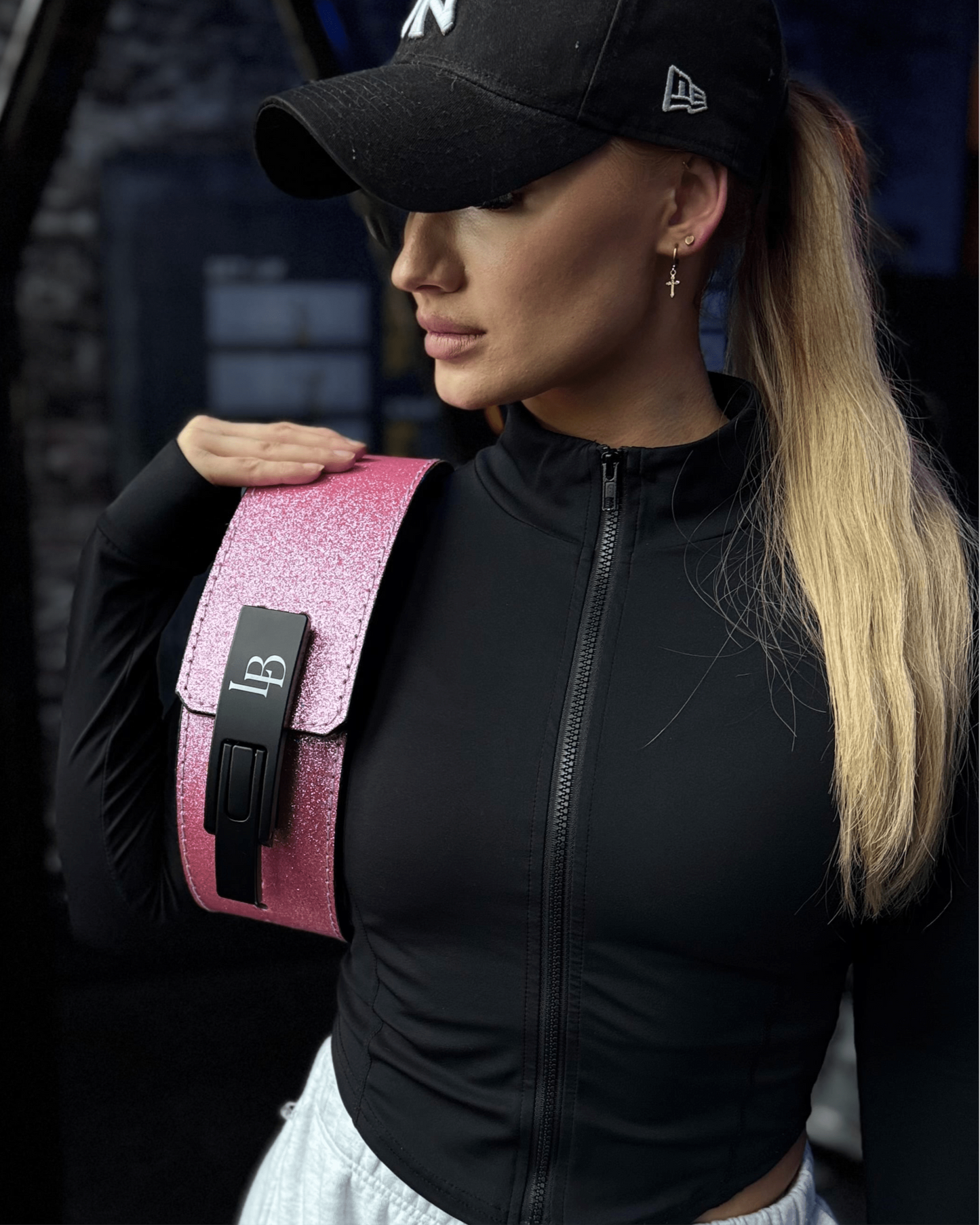 Glitzer
Gewichthebergürtel für Frauen mit Model