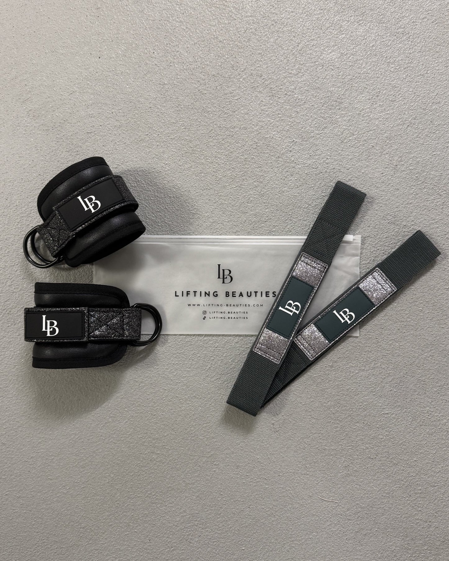 Zughilfen und Fußmanschetten in glitzer